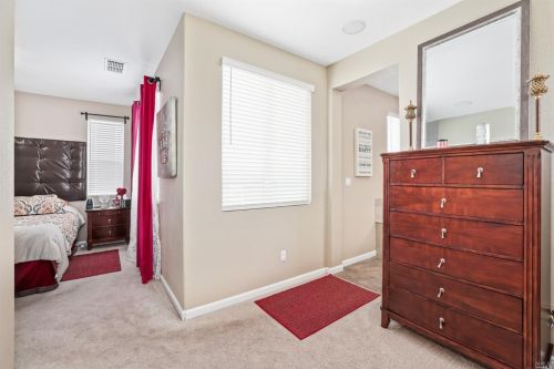 1091 Amber Rdg Ln, Vacaville CA 95687-5828 exterior