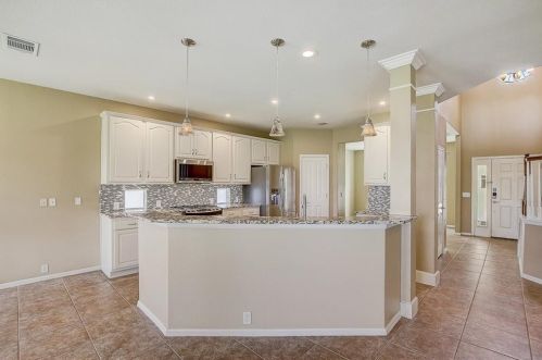 125 Sweet Gum, Uhland TX  78640-5961 exterior