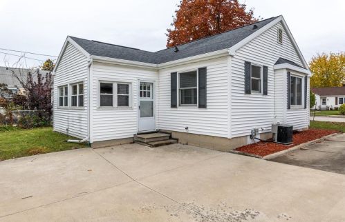 717 Gray St, Green Bay, WI 54303-3934