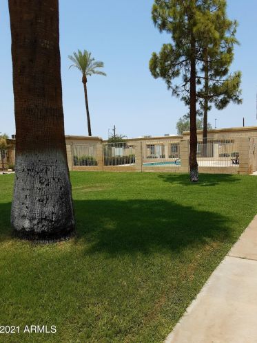 4752 14th St, Phoenix AZ  85014-3798 exterior