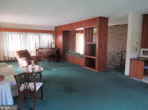 1819 Spg Rd, Carlisle PA 17013-1151 exterior