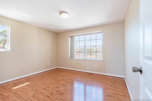 913 168 Ave, Hollywood FL 33028-2021 exterior