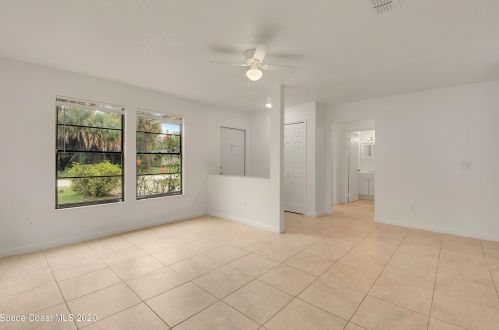 56 45 Ave, Vero Beach FL 32966-2840 exterior