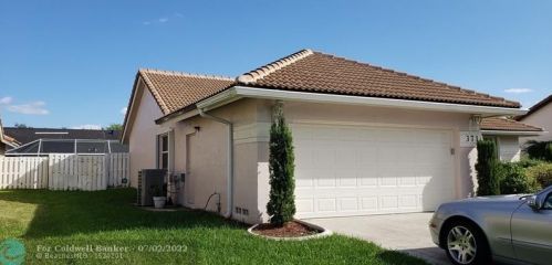 371 162nd Ave, Hollywood FL  33027-1083 exterior