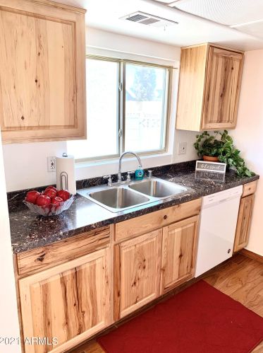 16045 25th Dr, Phoenix, AZ 85023-4102