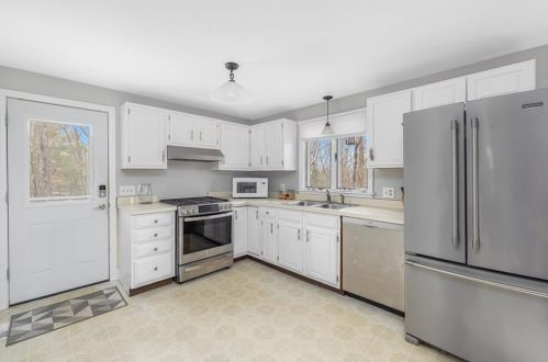 93 Richmond Townhouse Rd, Richmond RI  02812-1043 exterior