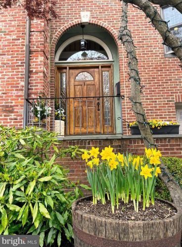 45 Rockford Rd, Wilmington, DE 19806-1003