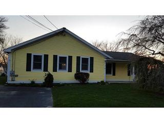 19 Sweeney Ln, Bristol, RI 02809-4254