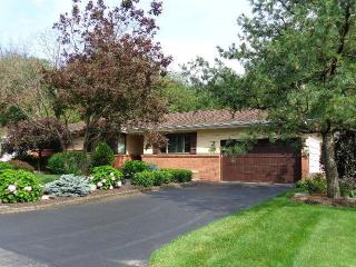 23 Nicholas Dr, Albany, NY 12205-2527