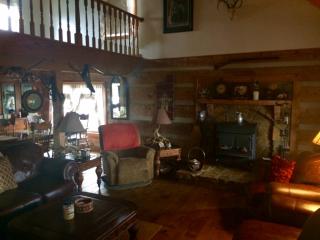 779 Oakland Rd, Jackson, OH 45640-9172
