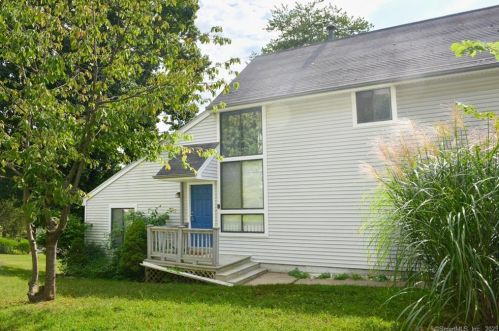 17 Hurley Cmns, Bristol, CT 06010-5220