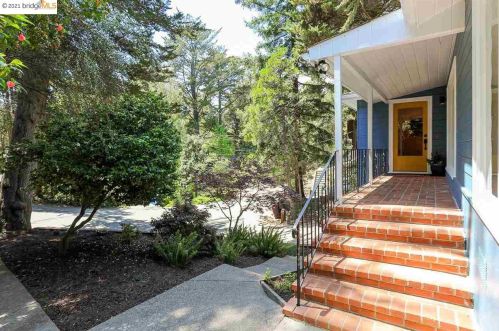 5765 Balboa Dr, Oakland, CA 94611-2314