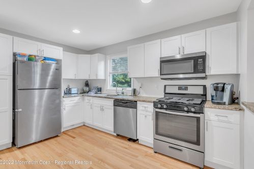 43 Emma Pl, Tinton Falls NJ  07724-1901 exterior