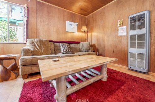 340 Sherwood Blvd, Big Bear City CA  92314 exterior