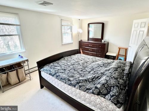 1 Courtney Ln, Downingtown PA  19372-1071 exterior