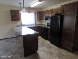 1850 30th Ave, Grand Forks ND  58201-8903 exterior