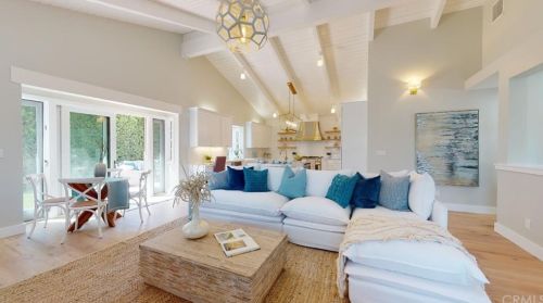 1657 Gates Ave, Manhattan Beach CA  90266-7028 exterior