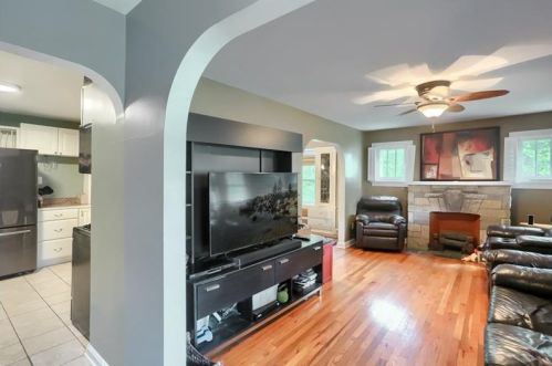1850 Droz Ave, Ambridge, PA 15003-1067