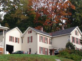 16 Forest St, Brattleboro, VT 05301-6082