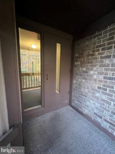8500 Barrington Ct, Springfield VA  22152-1002 exterior