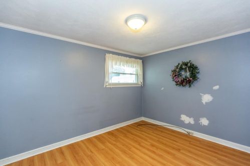 7 Plymouth Rd, North Providence RI  02904-5227 exterior