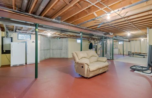 9613 Tyler St, Crown Point IN 46307-2489 exterior