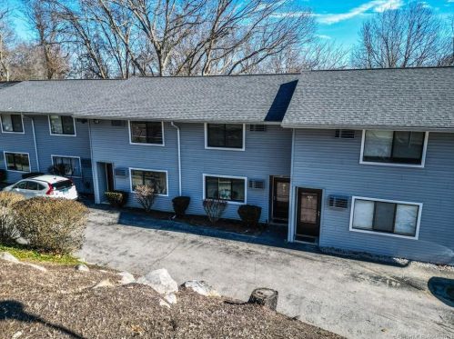 296 Meridian St, Groton, CT 06340-4013