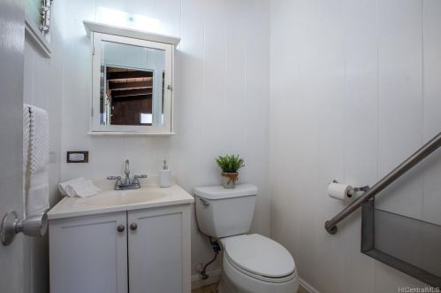 98-1260 Mahipua St, Aiea HI  96701-3433 exterior