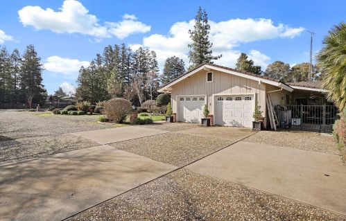 17787 Front St, Linden, CA 95236-9513