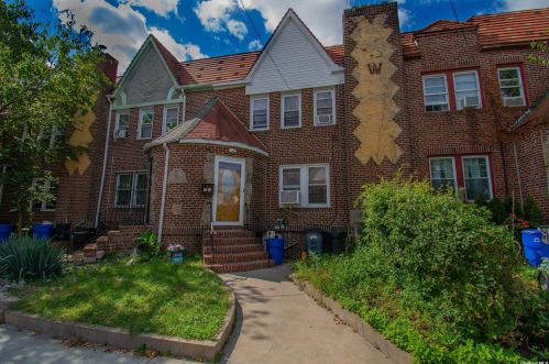 114-60 197th St, Jamaica, NY 11412-1404