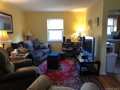 257 Bixley Heath, Lynbrook NY  11563-2918 exterior