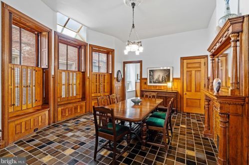 1708 Green St, Philadelphia PA 19130-7023 exterior