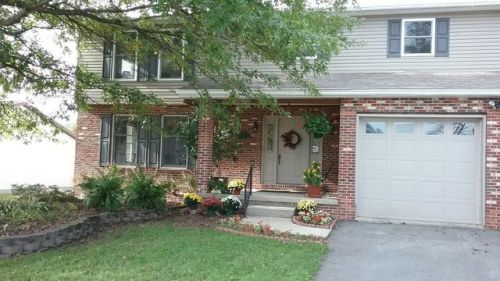 204 White Oak Ln, Elkins, WV 26241-3253