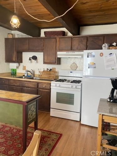 2155 7th Ln, Big Bear City CA  92314-9306 exterior