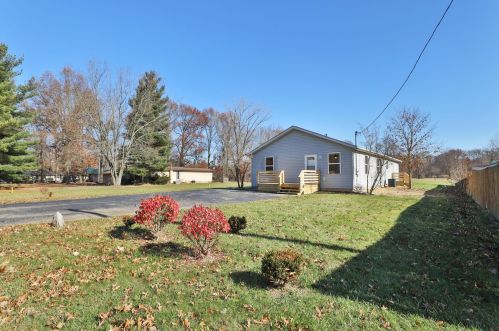 9069 York Rd, Pataskala, OH 43062-9026