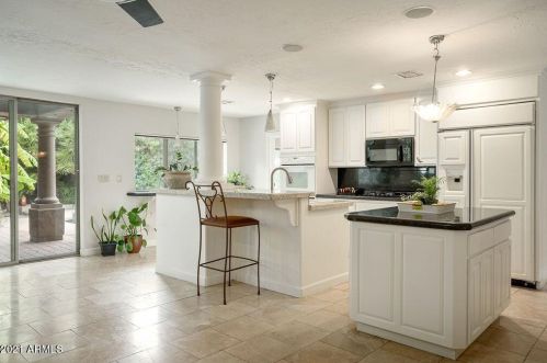 7210 17 Ave, Phoenix AZ 85027-5307 exterior