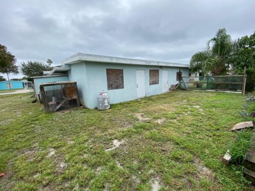 751 Schumann Dr, Sebastian, FL 32958-5327