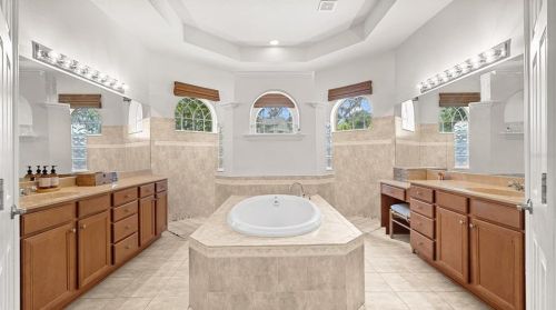 1846 Highland Oaks Blvd, Lutz FL  33559-7353 exterior