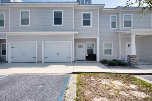 38 Sand Palm Rd, Freeport, FL 32439-3723