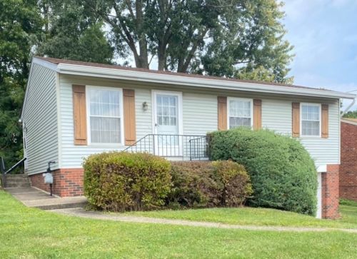 1525 Leona Ave, Library, PA 15129-9730