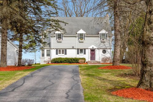 12504 Lake Shore Dr, Thiensville, WI 53092-3313