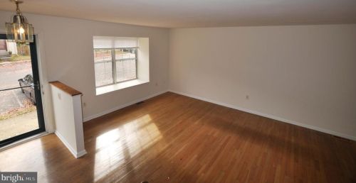 7334 Rhondda Dr, Lorton VA  22079-1544 exterior