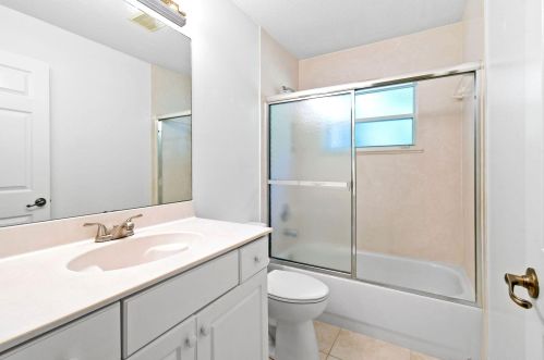 1698 Mockingbird Dr, Fort Pierce FL  34986-2045 exterior