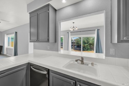 206 Donegal Ct, Vacaville CA  95688-9217 exterior