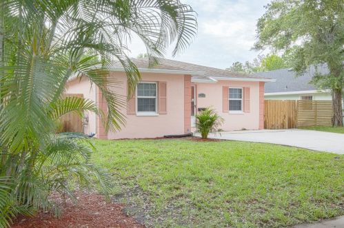 2044 44th St, Saint Petersburg, FL 33711-3036