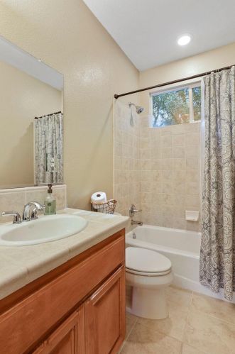 1238 River Pointe Dr, Lodi CA  95240-0564 exterior