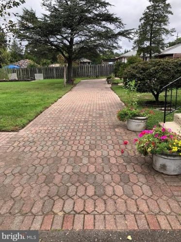 3007 Haddonfield Rd, Camden, NJ 08110-1110