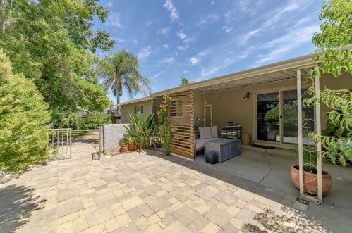 1012 Cottonwood St, Woodland CA  95695-4317 exterior