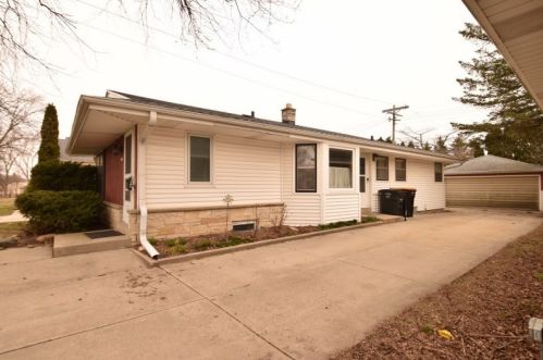 2104 113th St, Milwaukee, WI 53226-2212