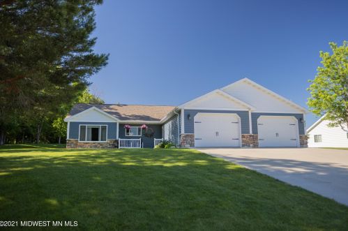 853 Whitetail Ln, Detroit Lakes, MN 56501-4836